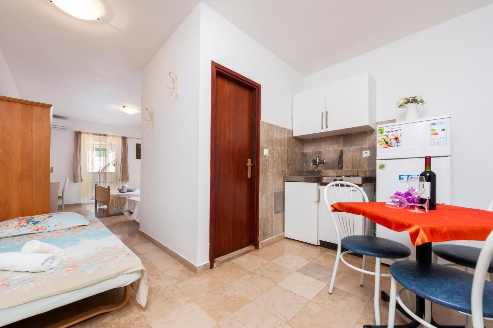 Aparthotel Luna Tsuki Seven à Rovinj Extérieur photo